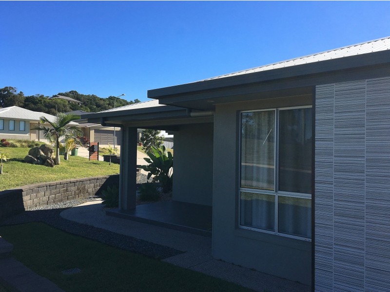 16 Kerrisdale Crescent, Beaconsfield QLD 4740