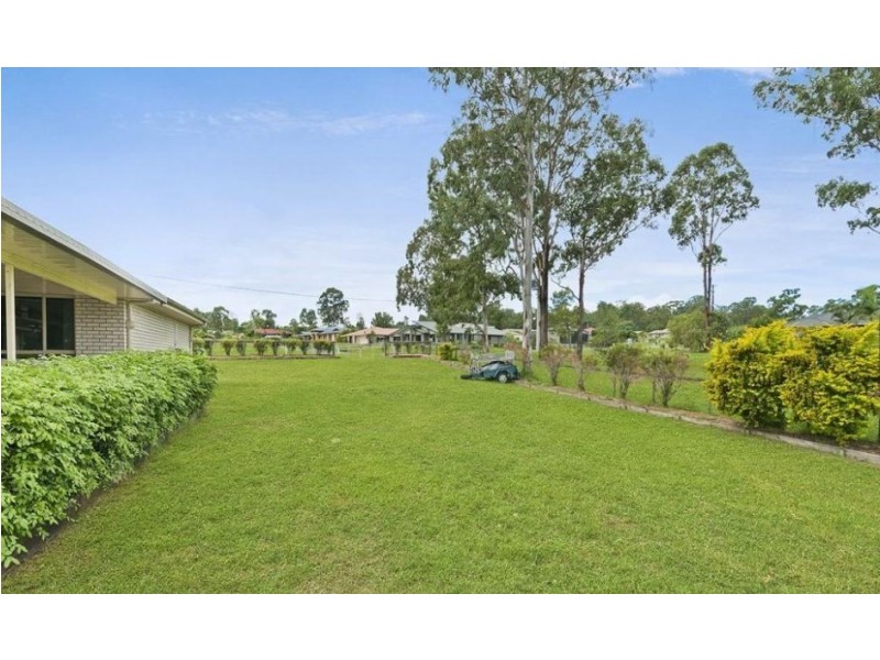 9-11 Carrigan Way, Gleneagle QLD 4285
