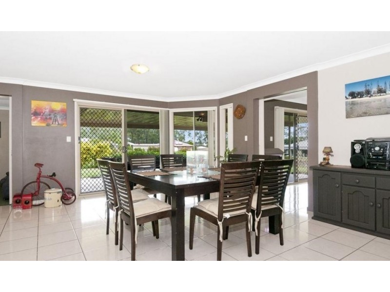 9-11 Carrigan Way, Gleneagle QLD 4285