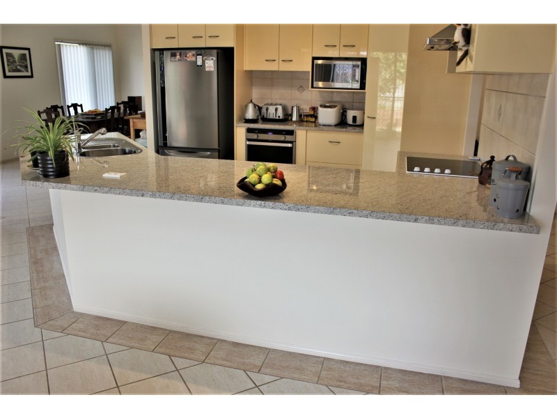 67 Collingwood Road, Birkdale QLD 4159