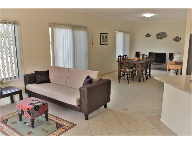 67 Collingwood Road, Birkdale QLD 4159