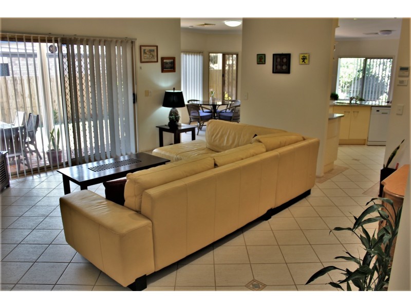 67 Collingwood Road, Birkdale QLD 4159