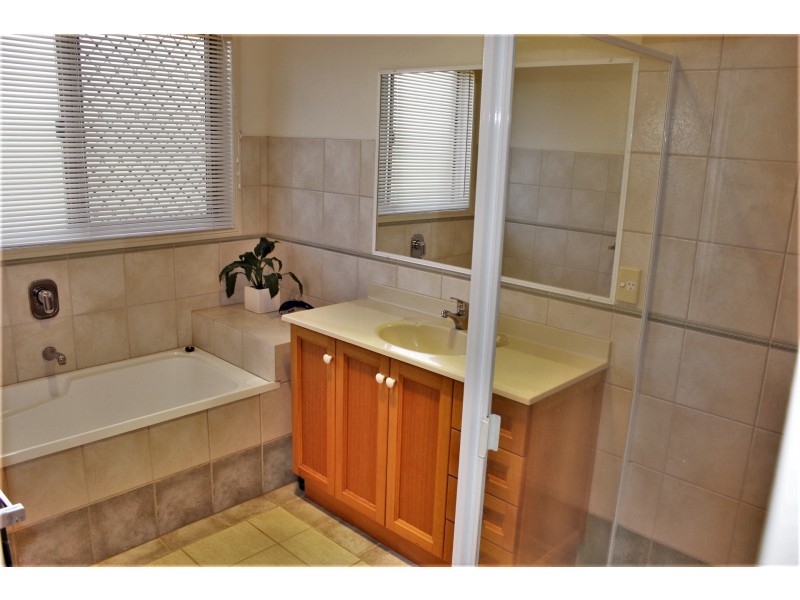 67 Collingwood Road, Birkdale QLD 4159