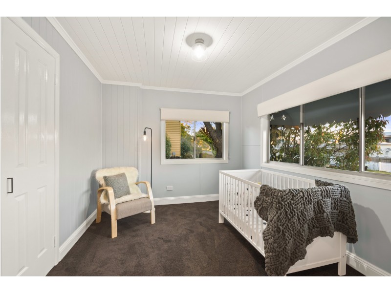 75 Geoffrey Street, Mount Lofty QLD 4350