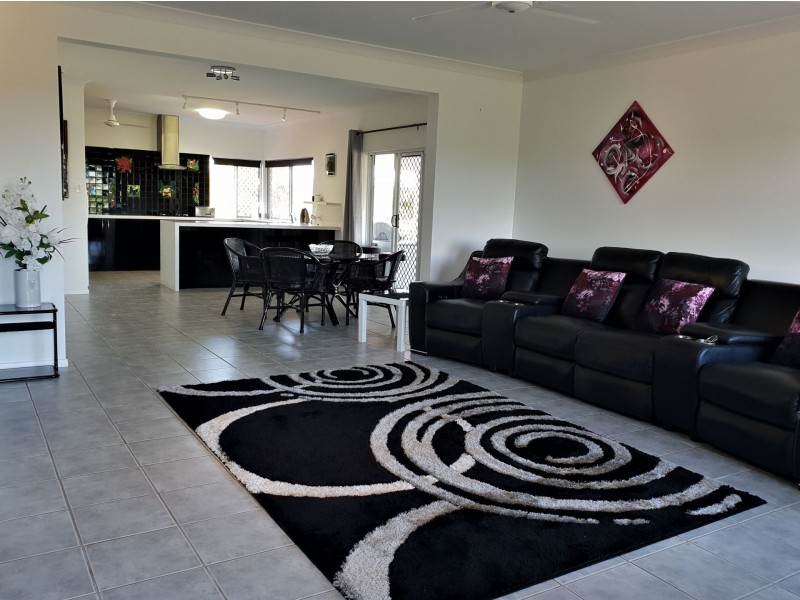 35 Dean Circuit, Mareeba QLD 4880