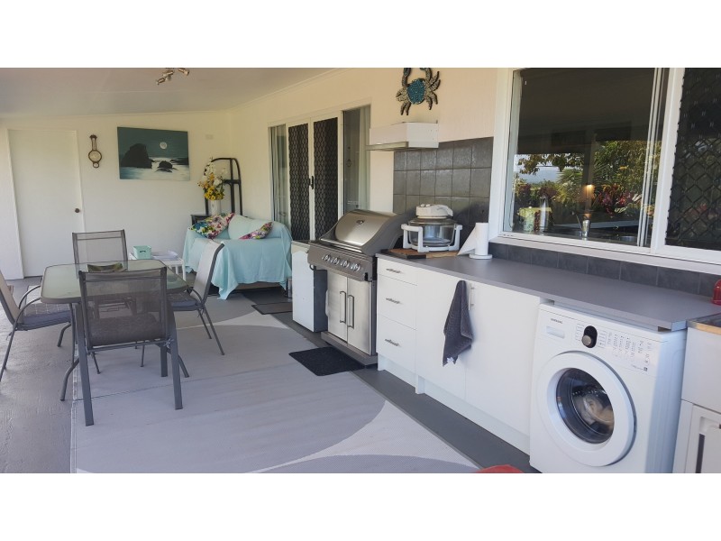 35 Dean Circuit, Mareeba QLD 4880