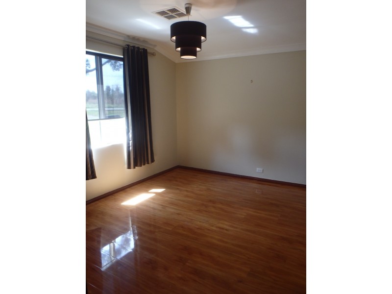 24 Neaves Road, Mariginiup WA 6078