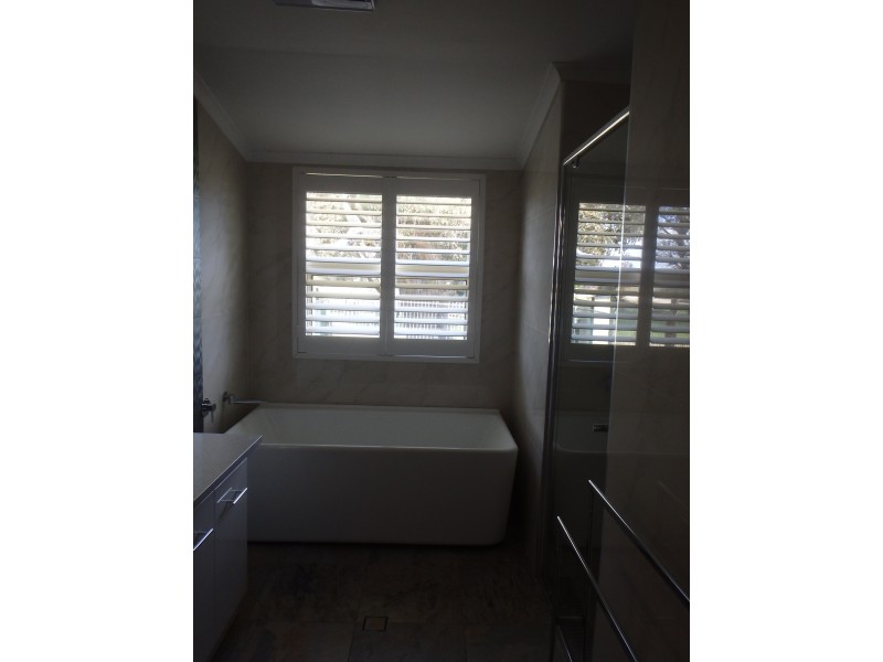 24 Neaves Road, Mariginiup WA 6078