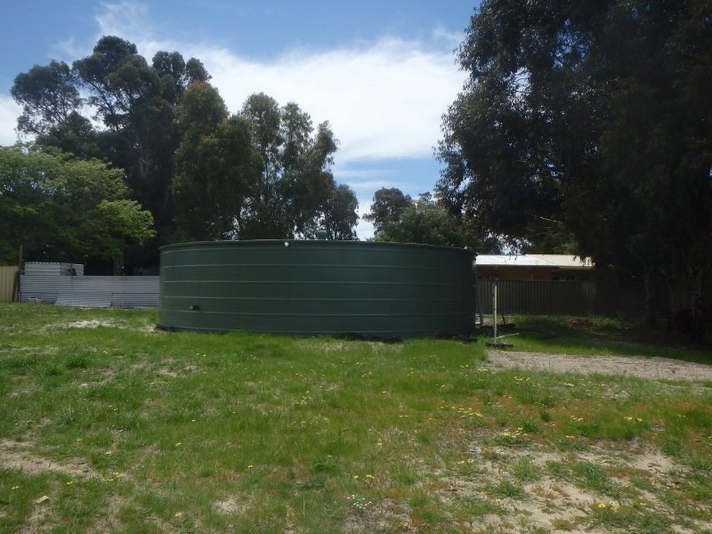 24 Neaves Road, Mariginiup WA 6078