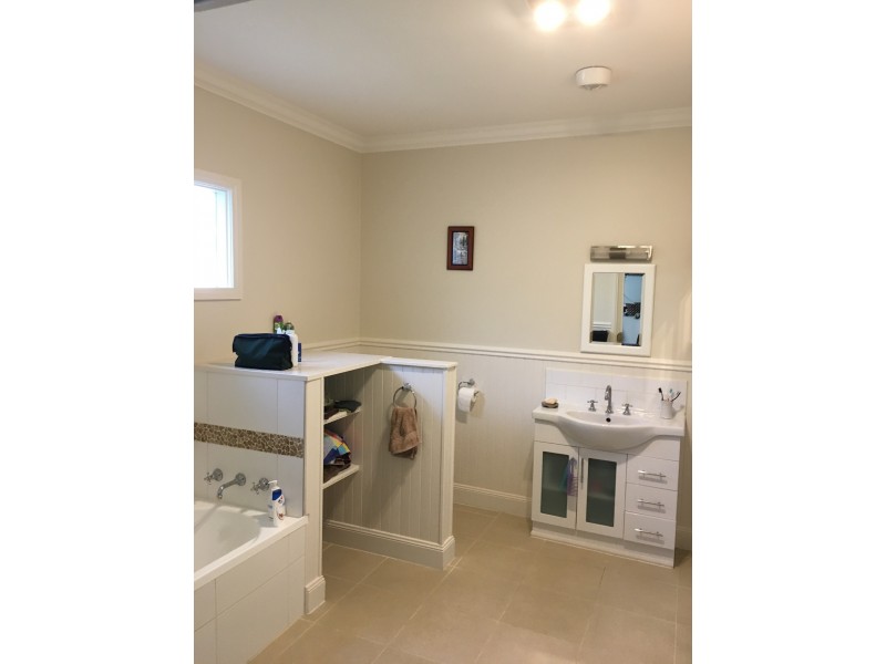 20 Tasman avenue, Belmont VIC 3216