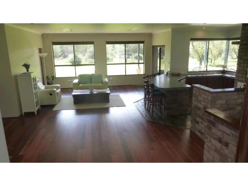 615 Rowley Road, Forrestdale WA 6112