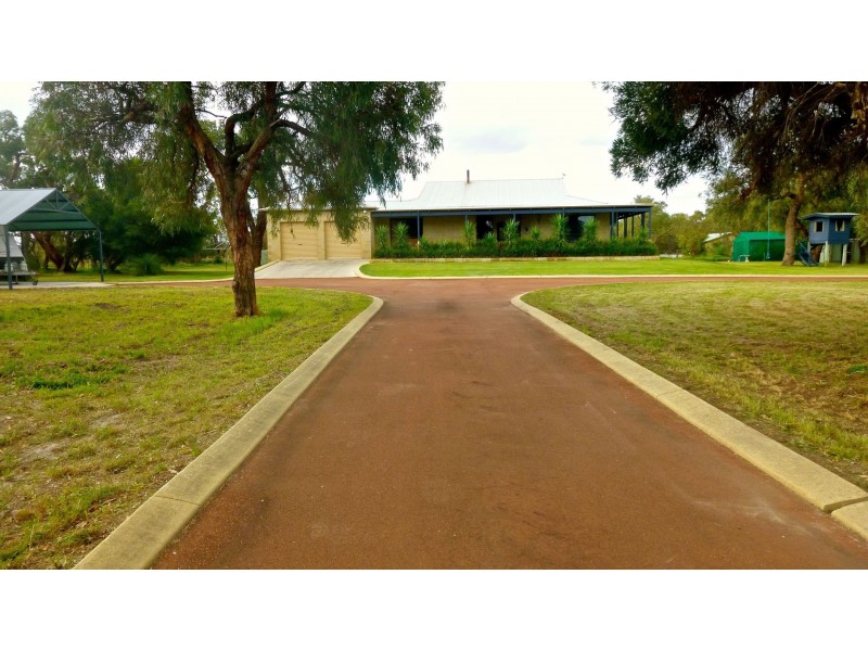 615 Rowley Road, Forrestdale WA 6112