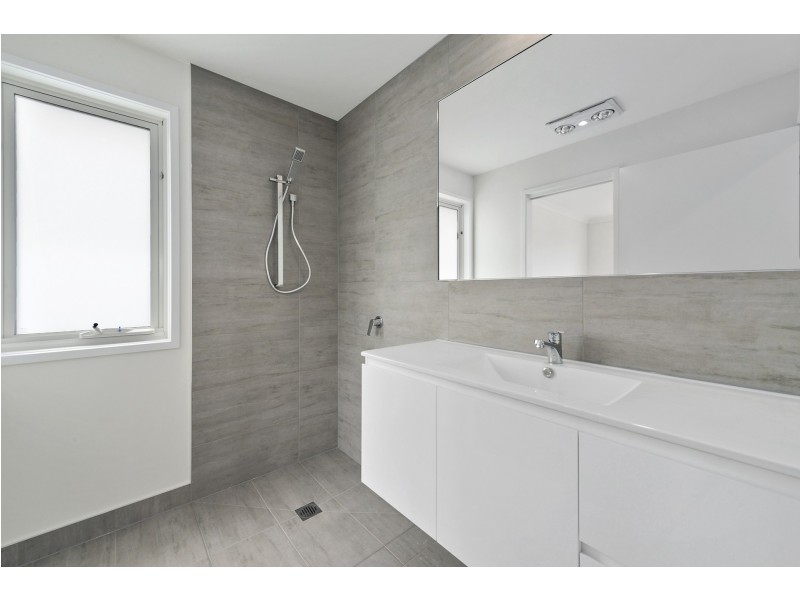 2/4 Tennent Court, Howrah TAS 7018