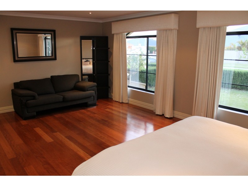 102 Furley Road, Southern River WA 6110