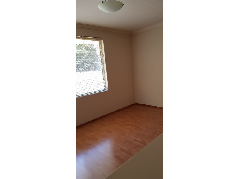 4 FAIRLAWN GARDENS, Heathridge WA 6027