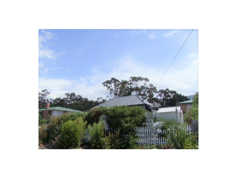 2 Esdaile Street, Claremont TAS 7011