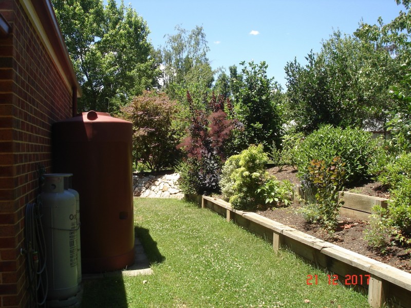 15 Walnut Grove, Bright VIC 3741