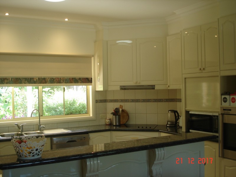 15 Walnut Grove, Bright VIC 3741