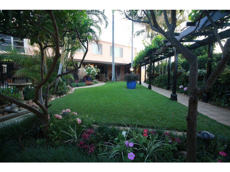 10A & 10B Driftwood Close, Caves Beach NSW 2281