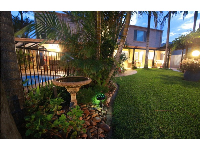 10A & 10B Driftwood Close, Caves Beach NSW 2281