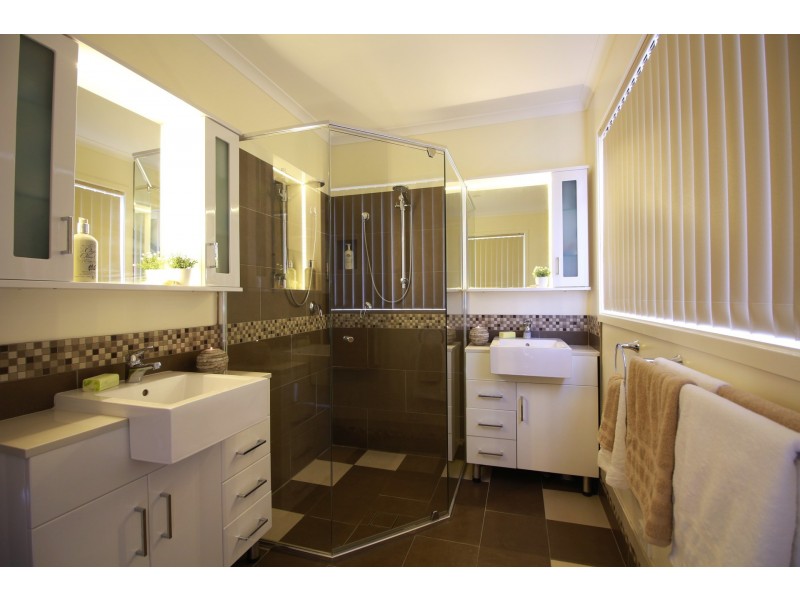 10A & 10B Driftwood Close, Caves Beach NSW 2281