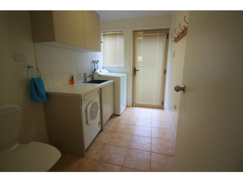 10A & 10B Driftwood Close, Caves Beach NSW 2281