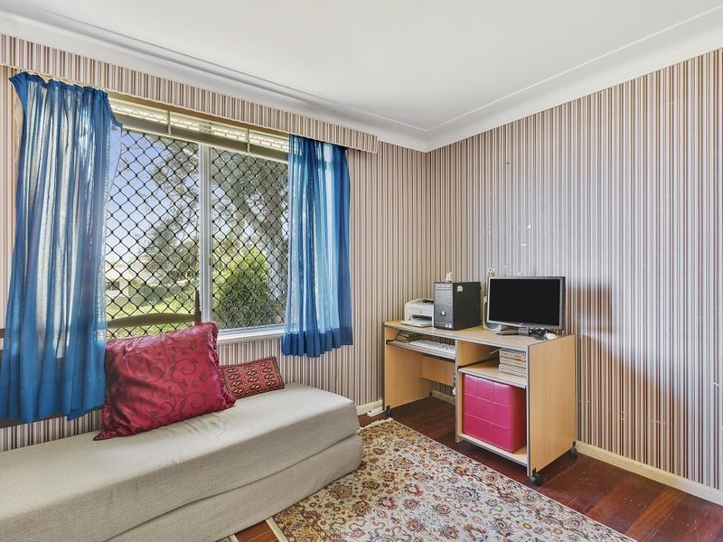 9 Arthur Dr, Wyong NSW 2259