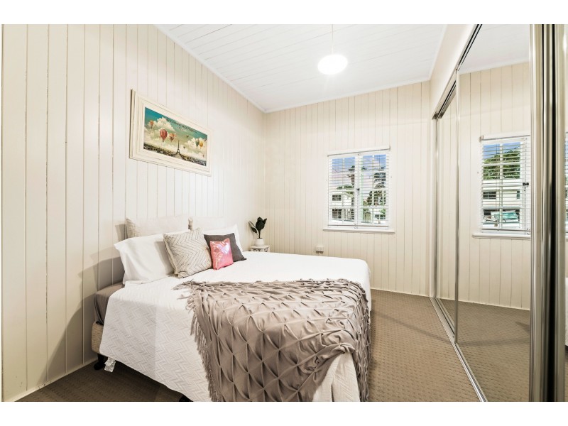 12 John Street, East Toowoomba QLD 4350