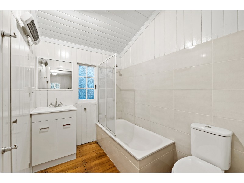 12 John Street, East Toowoomba QLD 4350
