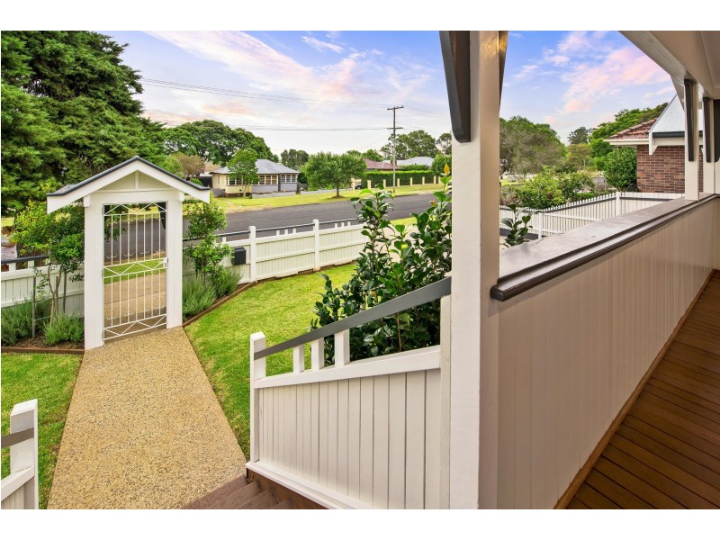 12 John Street, East Toowoomba QLD 4350