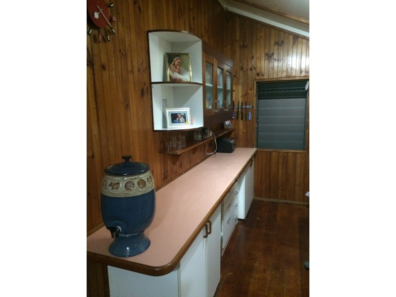39 Saw Street, Machans Beach QLD 4878