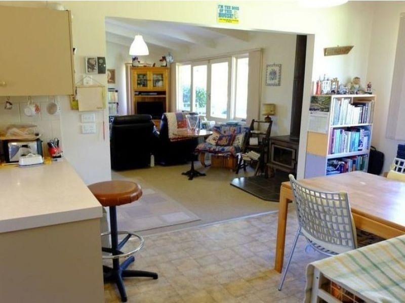 11 Gammons Rd, Wy Yung VIC 3875