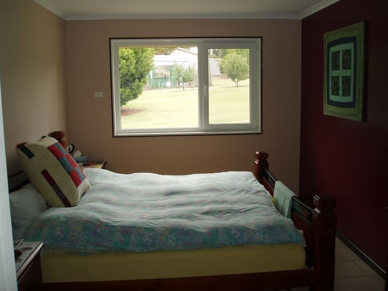 11 Gammons Rd, Wy Yung VIC 3875