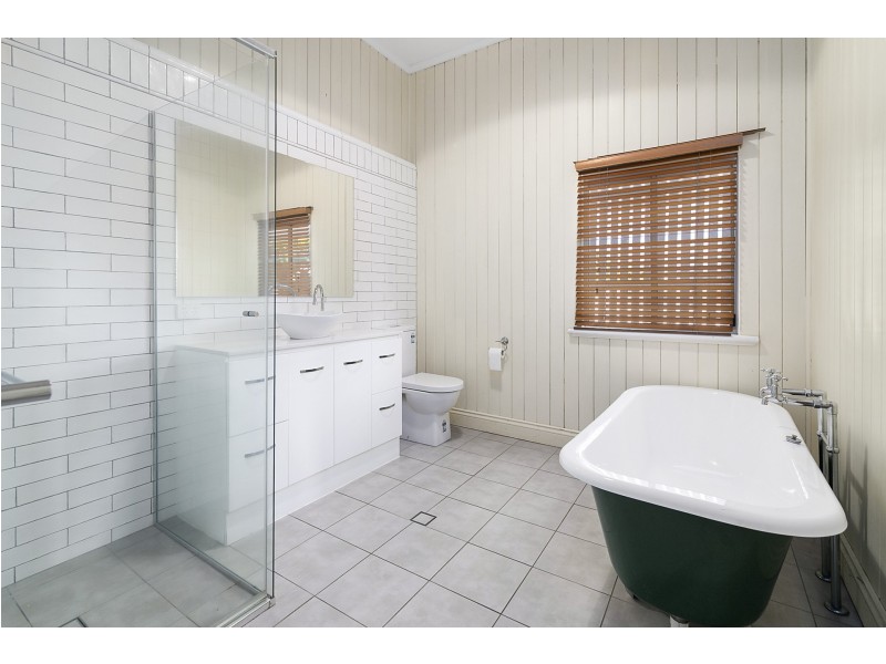 112 John St, Rosewood QLD 4340