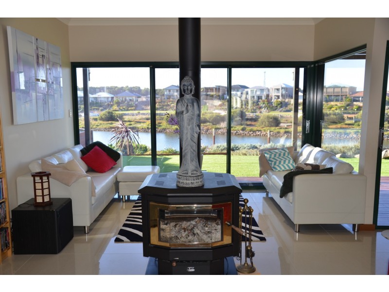 52 Britannia Parade, Hindmarsh Island SA 5214