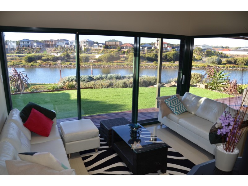 52 Britannia Parade, Hindmarsh Island SA 5214