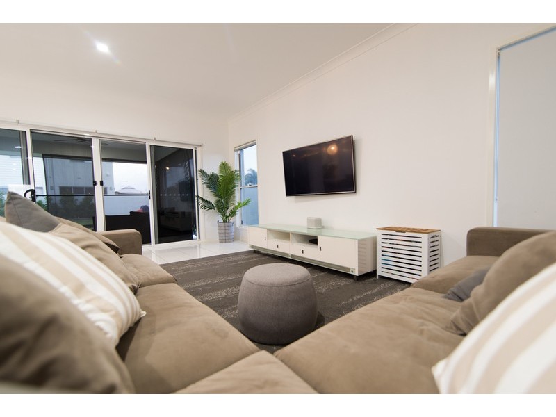 Hope Island QLD 4212