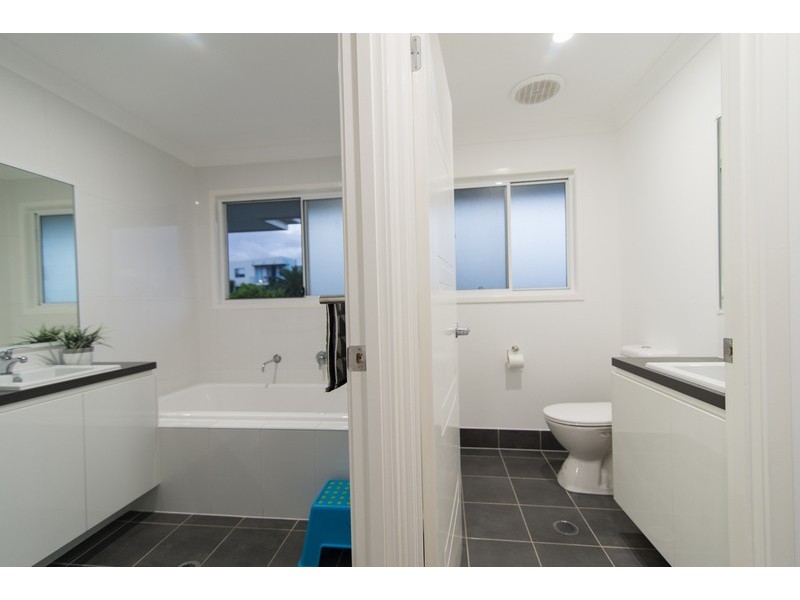 Hope Island QLD 4212