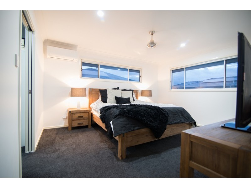 Hope Island QLD 4212