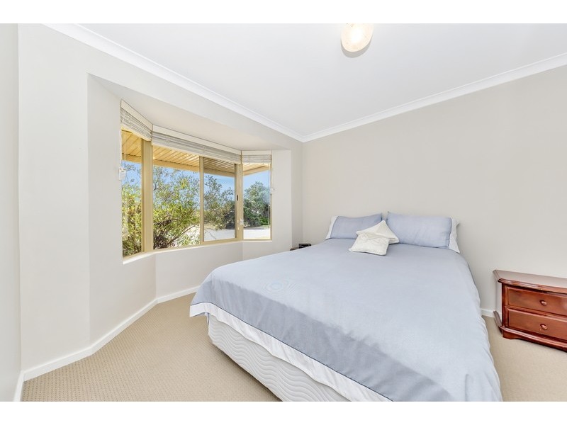 1A Skua Court, Halls Head WA 6210