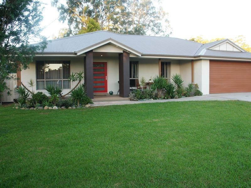 8 Hoskins St, Nabiac NSW 2312
