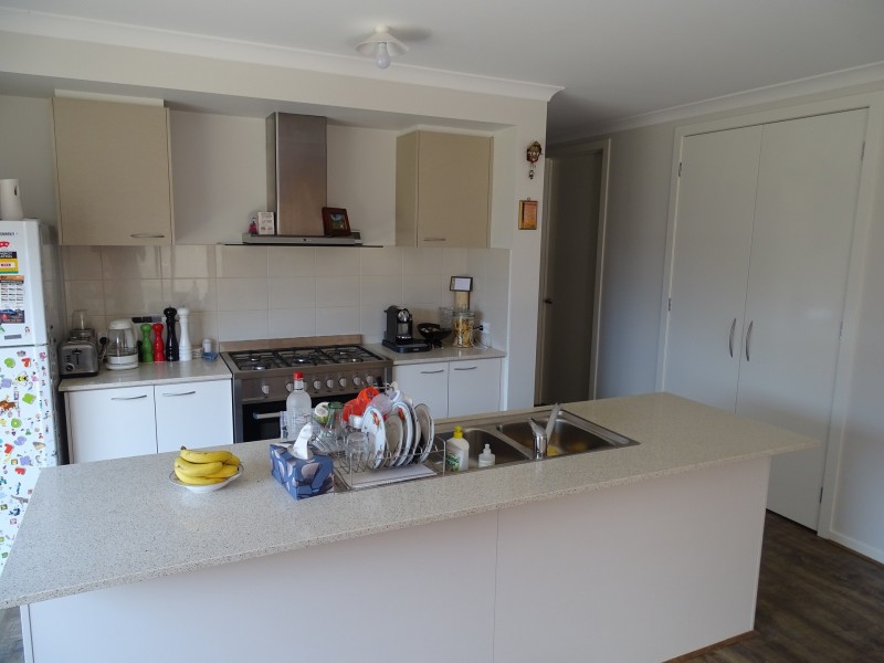 4 Strathcona Avenue, Clyde VIC 3978