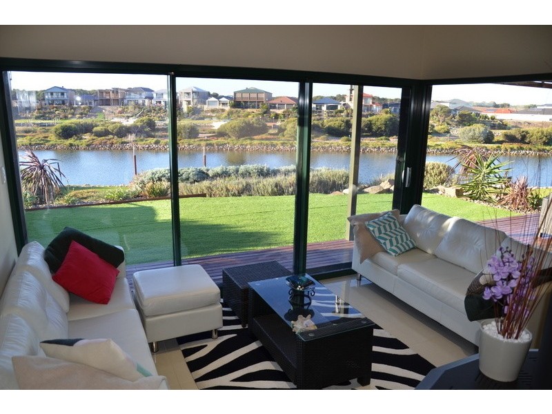 52 Britannia Pde, Hindmarsh Island SA 5214