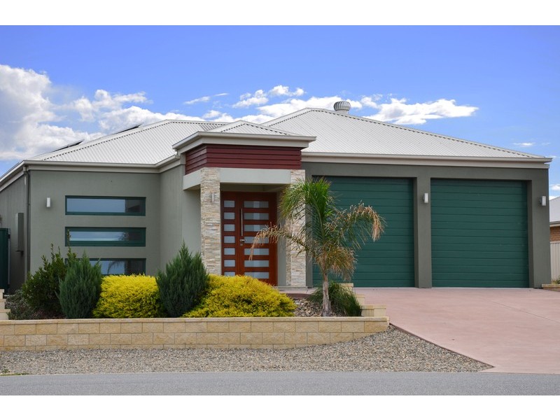 52 Britannia Pde, Hindmarsh Island SA 5214