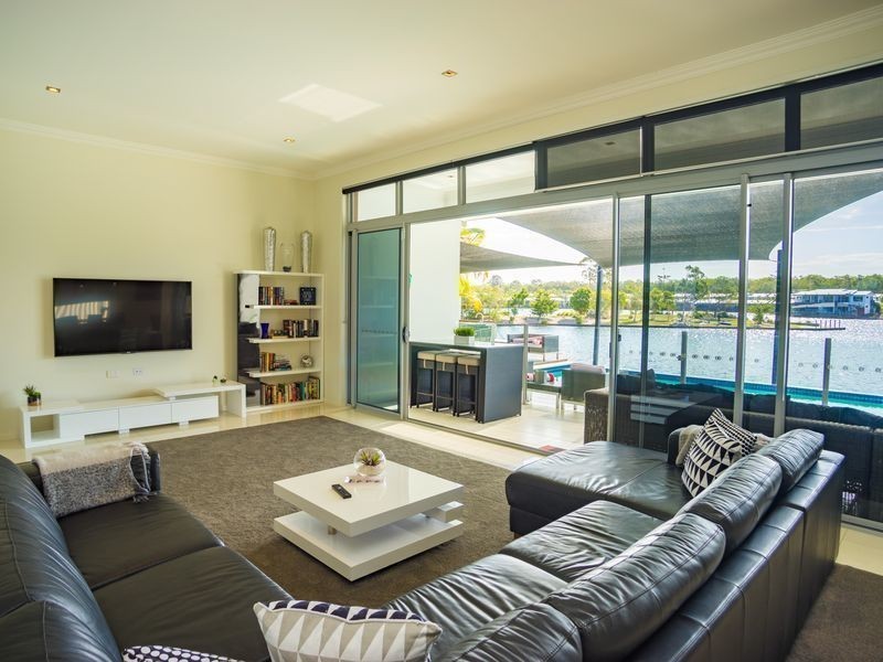 15 Manacor Place, Coombabah QLD 4216