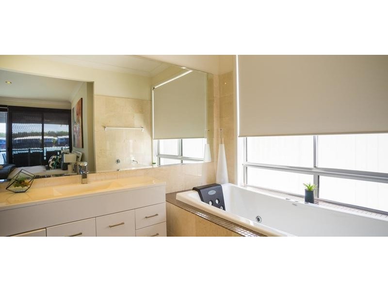 15 Manacor Place, Coombabah QLD 4216