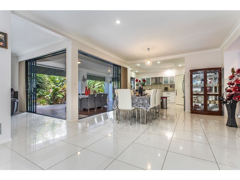 23 Cerbaia Close, Bridgeman Downs QLD 4035