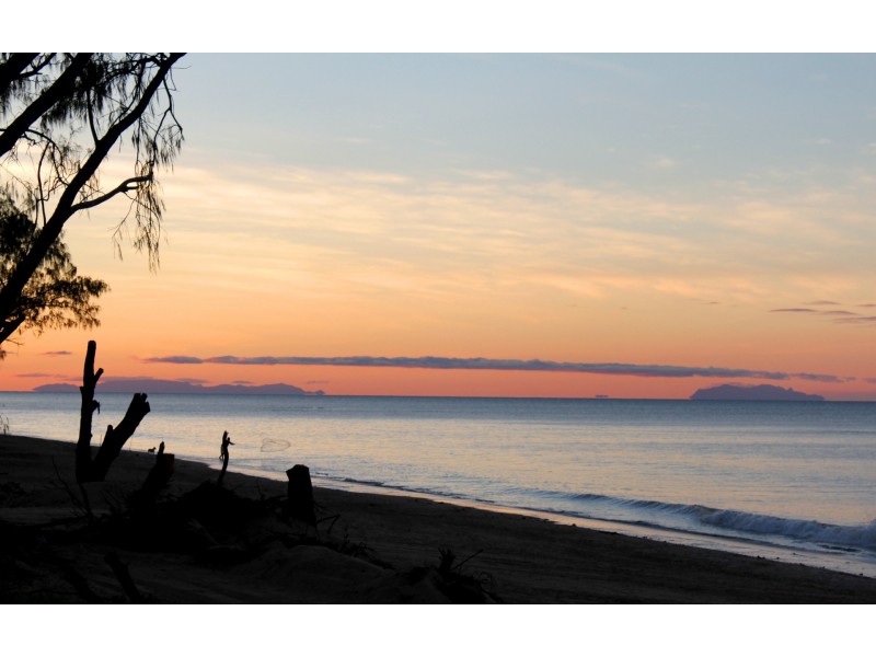 24 Reef Street, Saunders Beach QLD 4818