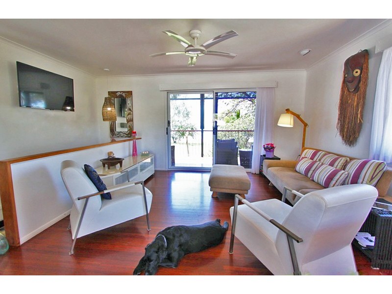 24 Reef Street, Saunders Beach QLD 4818