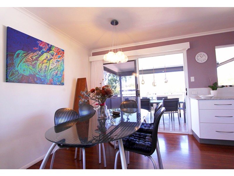 24 Reef Street, Saunders Beach QLD 4818